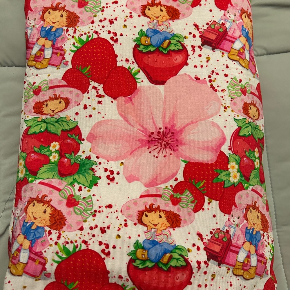 Strawberry Shortcake Bamboo Blanket